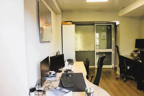 Escritório com 10 divisões, em zona privilegiada da cidade de Faro, Algarve