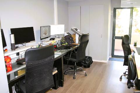 Escritório com 10 divisões, em zona privilegiada da cidade de Faro, Algarve