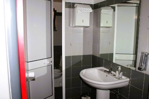 Escritório com 10 divisões, em zona privilegiada da cidade de Faro, Algarve