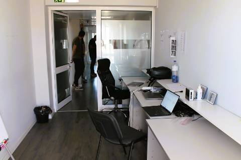 Escritório com 10 divisões, em zona privilegiada da cidade de Faro, Algarve