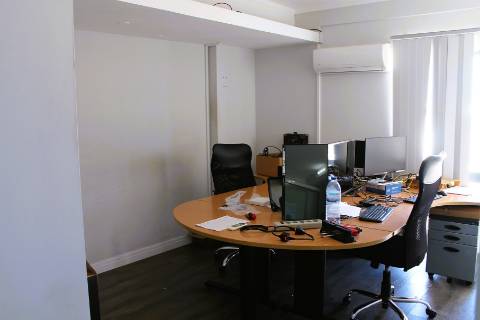 Escritório com 10 divisões, em zona privilegiada da cidade de Faro, Algarve