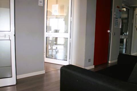 Escritório com 10 divisões, em zona privilegiada da cidade de Faro, Algarve