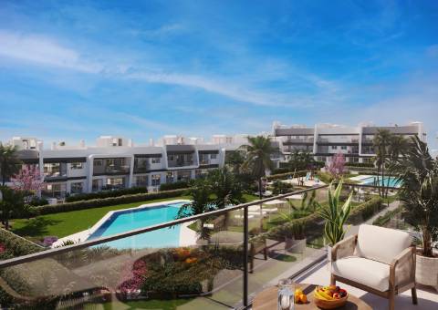 Apartamento T2 novo, junto da praia.