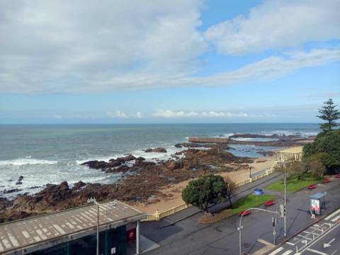 Apartamento T3 , com vista mar, situado na Foz do Douro.