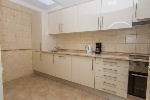 Apartamento T1 de dois pisos em resort de golfe