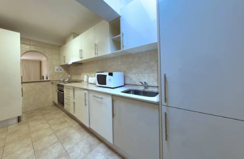 Apartamento T1 de dois pisos em resort de golfe