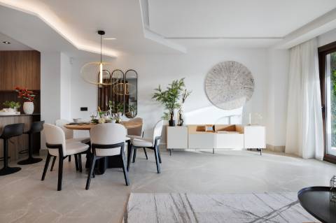 Moradia geminada T3 nova, com terraço e garagem.