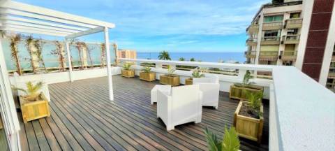 Penthouse soberba totalmente renovada localizada no centro de Monte Carlo