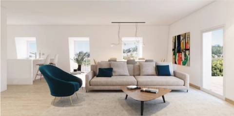 Apartamento T4 em Alcântara