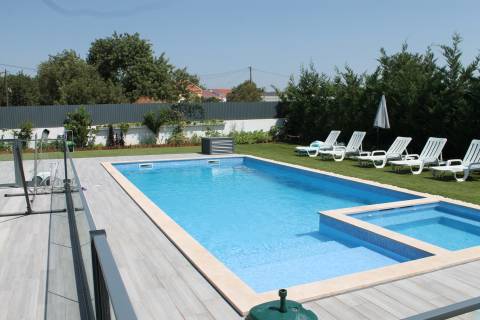 Moradia Isolada com piscina e jardim - Almancil, Algarve