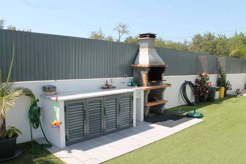 Moradia Isolada com piscina e jardim - Almancil, Algarve