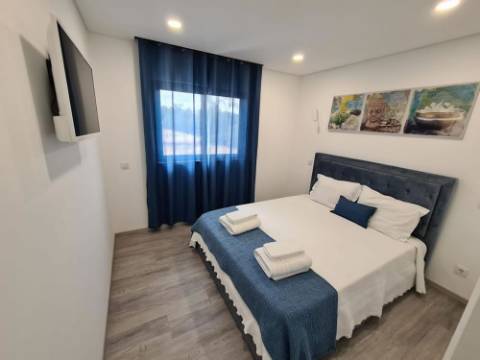 Moradia Isolada com piscina e jardim - Almancil, Algarve