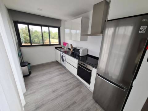 Moradia Isolada com piscina e jardim - Almancil, Algarve