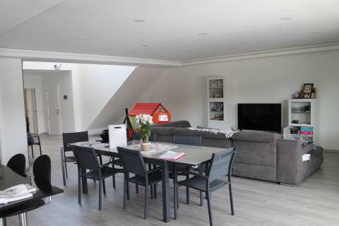 Moradia Isolada com piscina e jardim - Almancil, Algarve