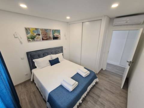 Moradia Isolada com piscina e jardim - Almancil, Algarve