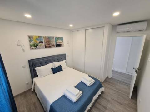 Moradia Isolada com piscina e jardim - Almancil, Algarve