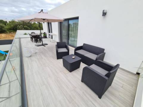 Moradia Isolada com piscina e jardim - Almancil, Algarve