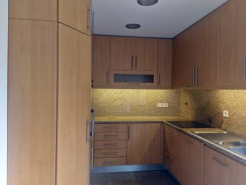 Moradia geminada T3 + Escritório, a 600m do Parque da Cidade do Porto.