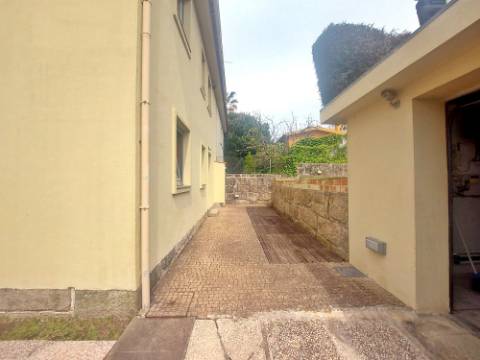 Moradia geminada T3 + Escritório, a 600m do Parque da Cidade do Porto.