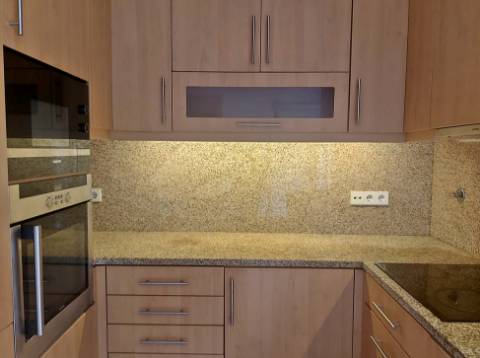 Moradia geminada T3 + Escritório, a 600m do Parque da Cidade do Porto.