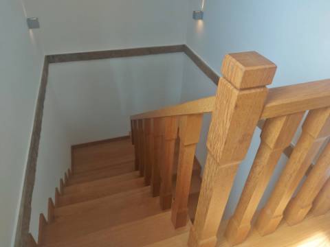 Moradia geminada T3 + Escritório, a 600m do Parque da Cidade do Porto.