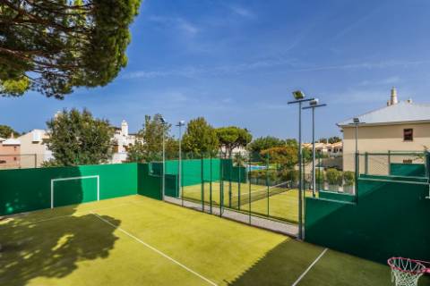 Moradia geminada T3 na Vila Sol em Quarteira