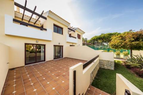 Moradia geminada T3 na Vila Sol em Quarteira