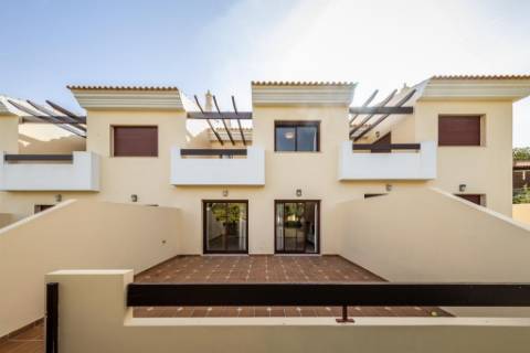 Moradia geminada T3 na Vila Sol em Quarteira