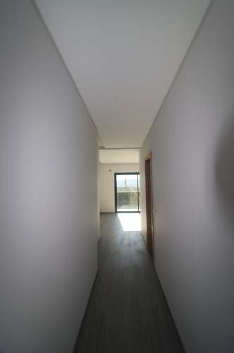 Apartamento T4 com exposição solar a sul e vistas de campo e mar, em S. Brás de Alportel