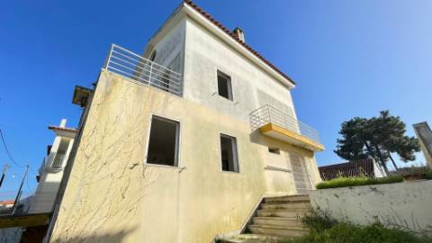 Terreno com Moradias em Construção na Charneca da Caparica