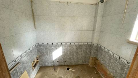 Terreno com Moradias em Construção na Charneca da Caparica