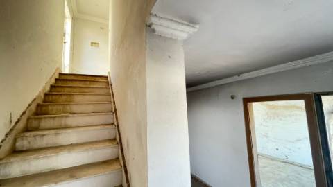 Terreno com Moradias em Construção na Charneca da Caparica