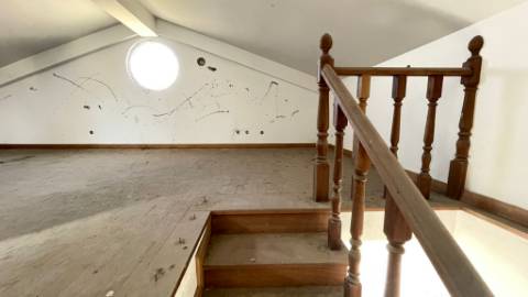 Terreno com Moradias em Construção na Charneca da Caparica