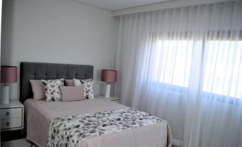 Apartamento T2 Novo com piscina, garagem e arrecadação em Olhão