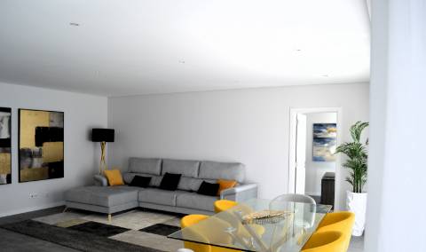 Apartamento T2 Novo com piscina, garagem e arrecadação em Olhão