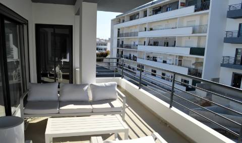 Apartamento T2 Novo com piscina, garagem e arrecadação em Olhão