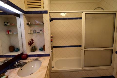 Moradia isolada T4+1, excelentes áreas. -Guia