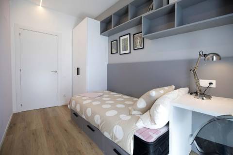 Apartamento T2 com terraço, perto da praia.