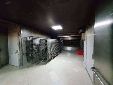 Venda de Padaria e Pastelaria com Fabrico Próprio no Funchal (Licença 24h)