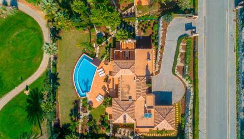 Moradia T5 de luxo em empreendimento premiado