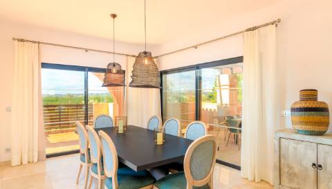 Moradia T5 de luxo em empreendimento premiado