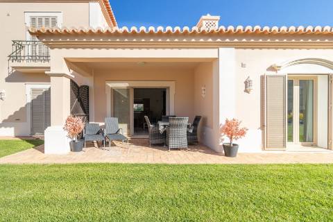 Apartamento T2 em empreendimento de golfe