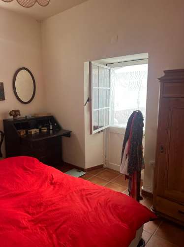 Moradia Terrea com 2 Quartos e 2 apartamentos, T2 e T1 com entradas independentes em zona Calma de Paderne