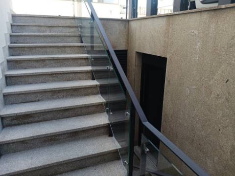 Moradia T4 remodelada, em zona premium do Porto.