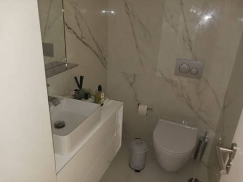 Moradia T4 remodelada, em zona premium do Porto.