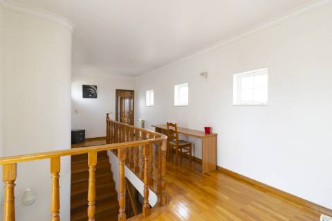 Moradia Isolada com Piscina no Centro de Albufeira