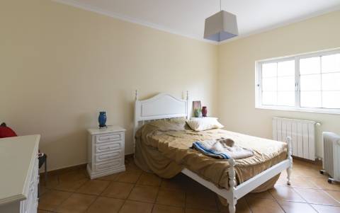 Moradia Isolada com Piscina no Centro de Albufeira