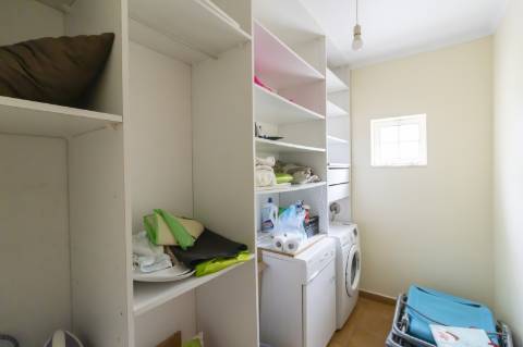 Moradia Isolada com Piscina no Centro de Albufeira