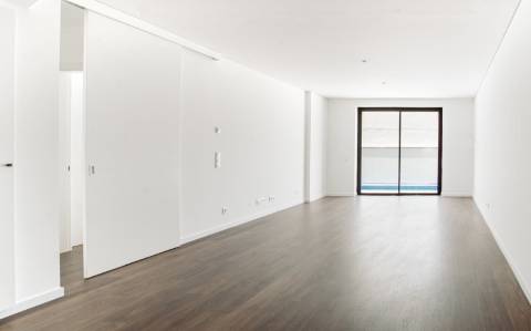 Moradia T3 c/ Excelentes acabamentos, piscina e vista Mar