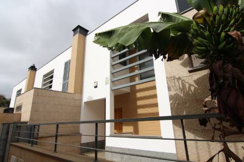 Moradia T3+1 em Condomínio Fechado nas Virtudes